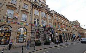 Historic Two Bed Apartment In Heart Of The City